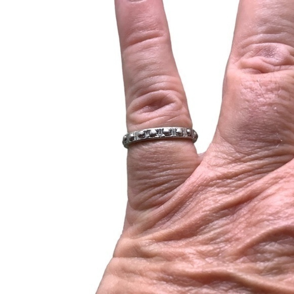 Silver tone unisex band ring